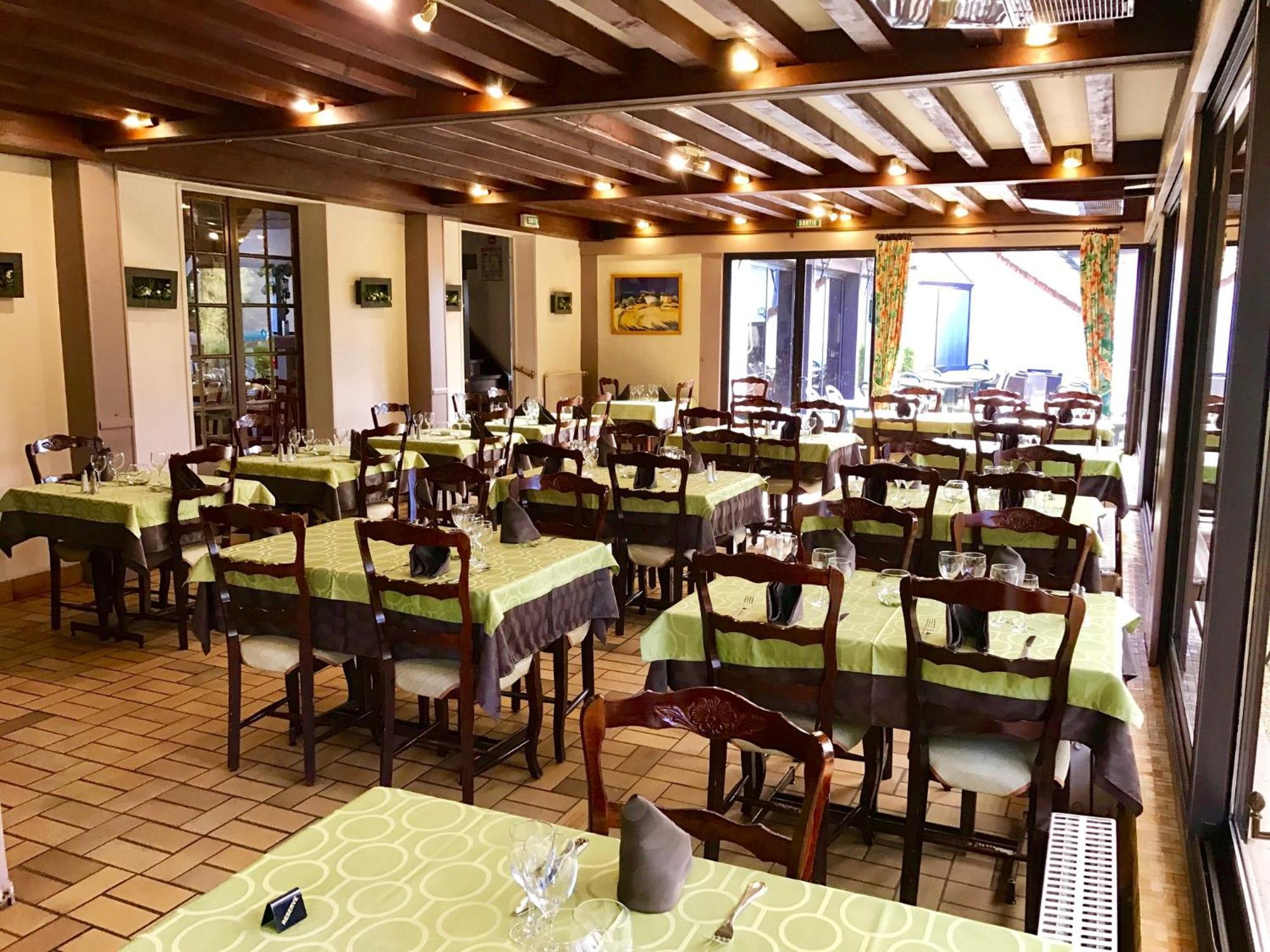 Hotel Restaurant Le Relais De Pouilly מראה חיצוני תמונה