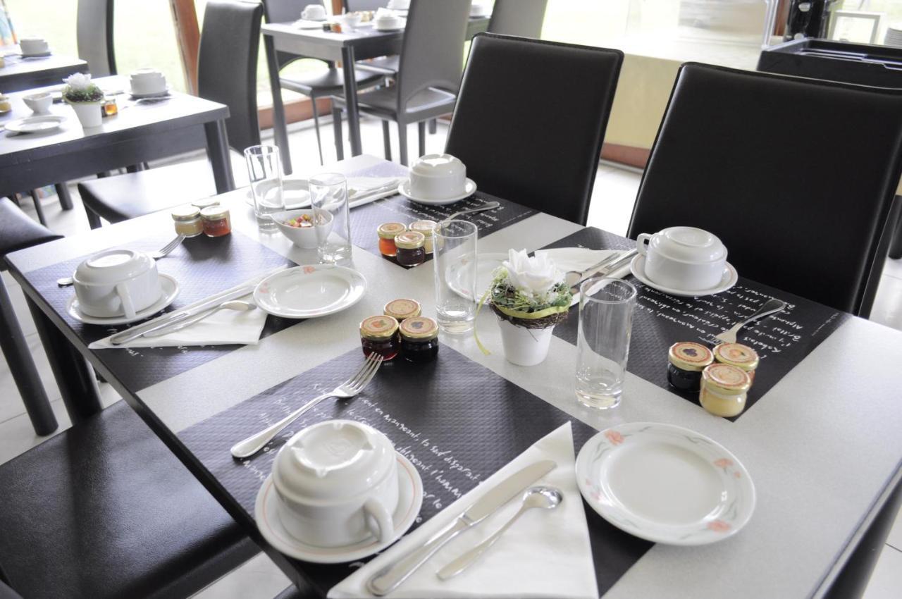 Hotel Restaurant Le Relais De Pouilly מראה חיצוני תמונה